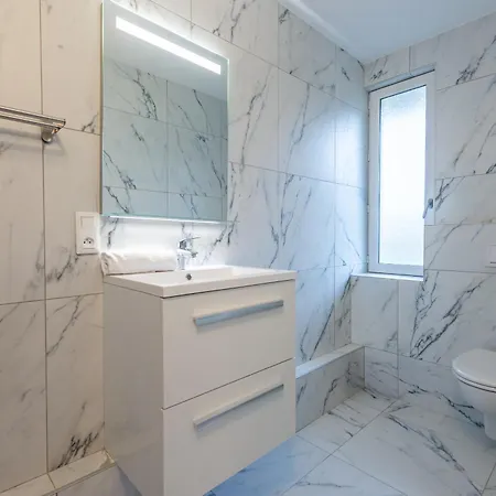 Les Tonnelles Apartment *